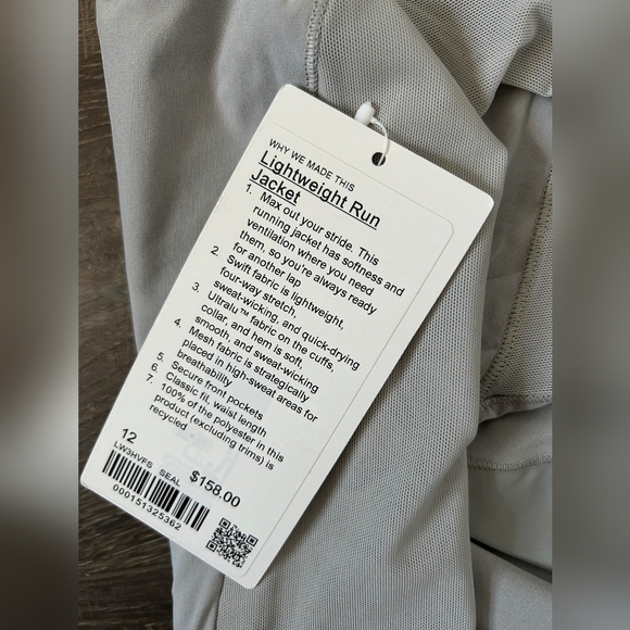 Lululemon lightweight run jacket women’s size 12 - Picture 5 of 6
